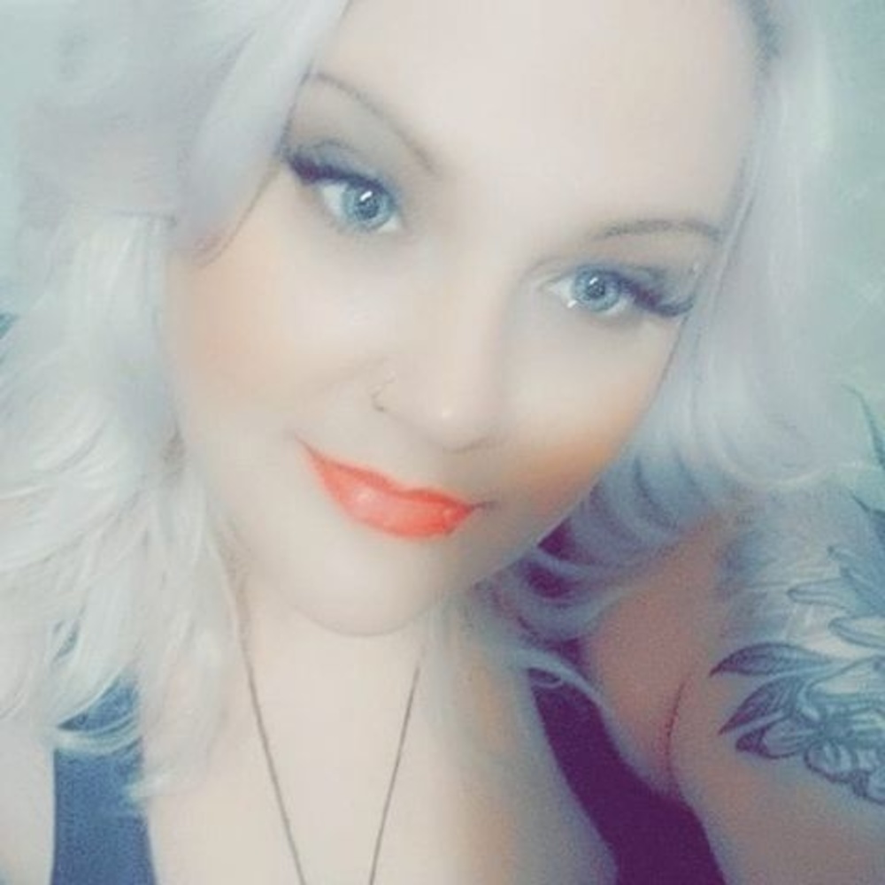 Meet your Posher, Adrienne
